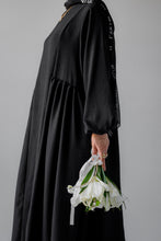 Load image into Gallery viewer, Oversized Comfy Crepe Abaya